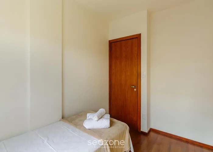 Apartamento Apto 2 Quartos C/ Churrasq. E Garagem Roy0401 *